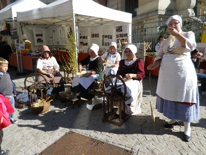 Equipe de fileuses de la Rabouilleuse